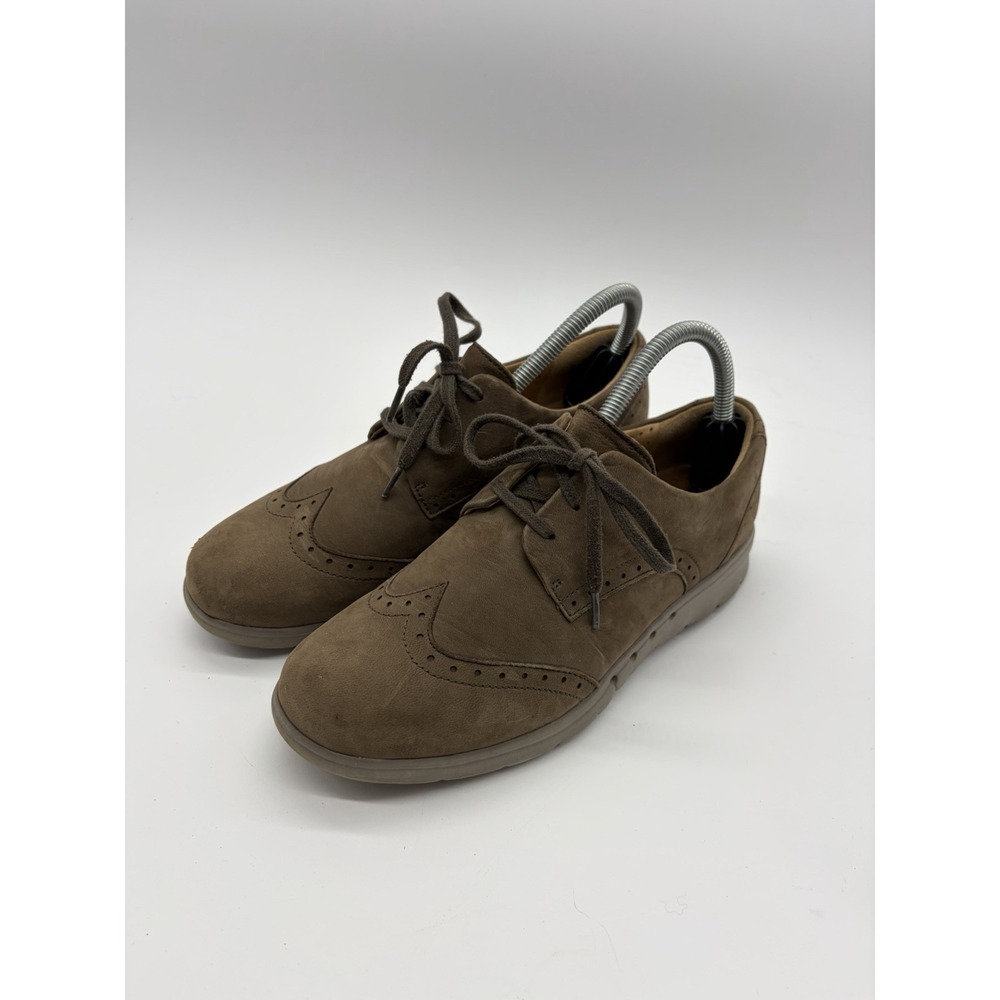 Clarks Women Sneakers Wingtip Nubuck Suede 8 M  Unstructured Lace Up